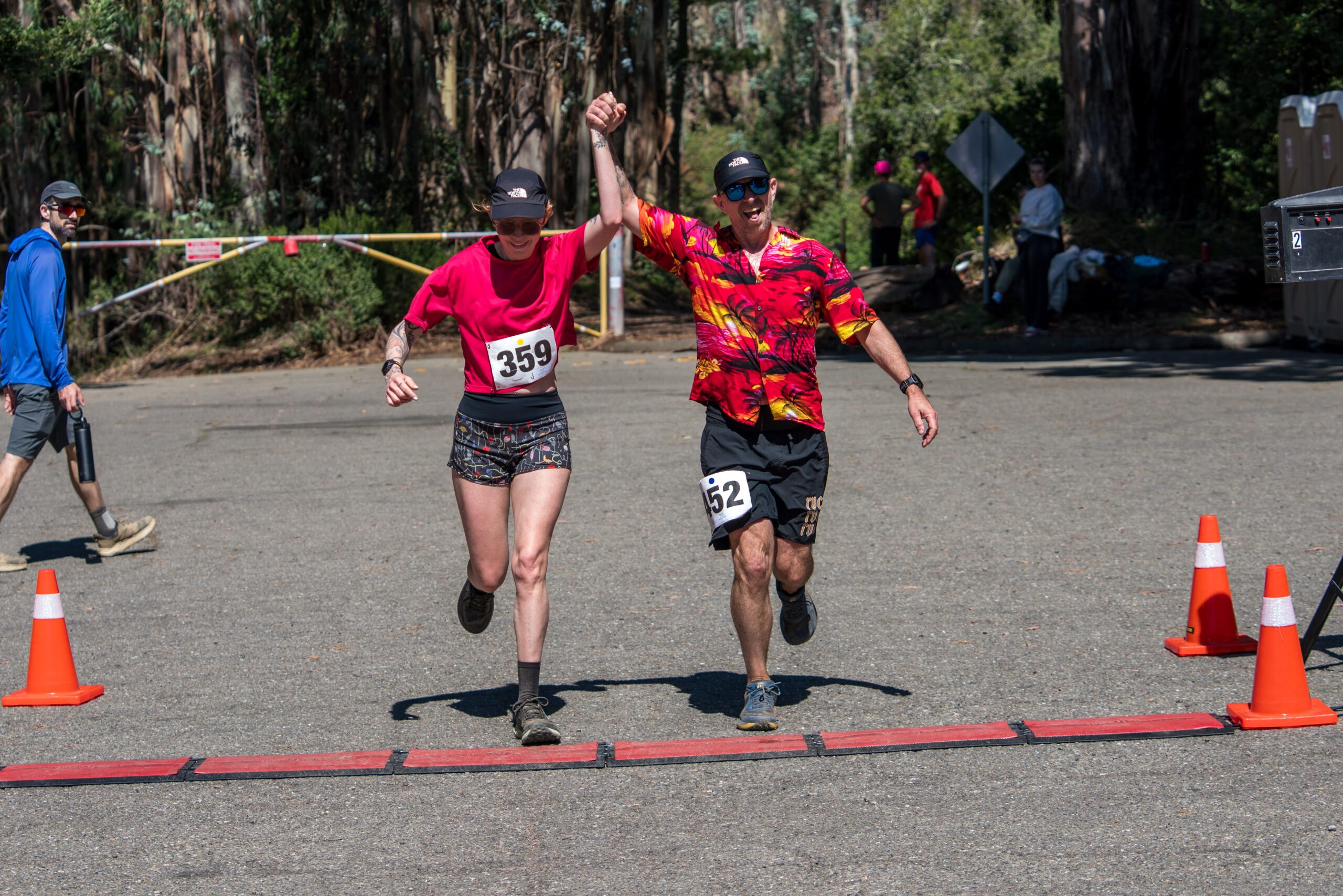 Runners climbing the Woodmonster hill